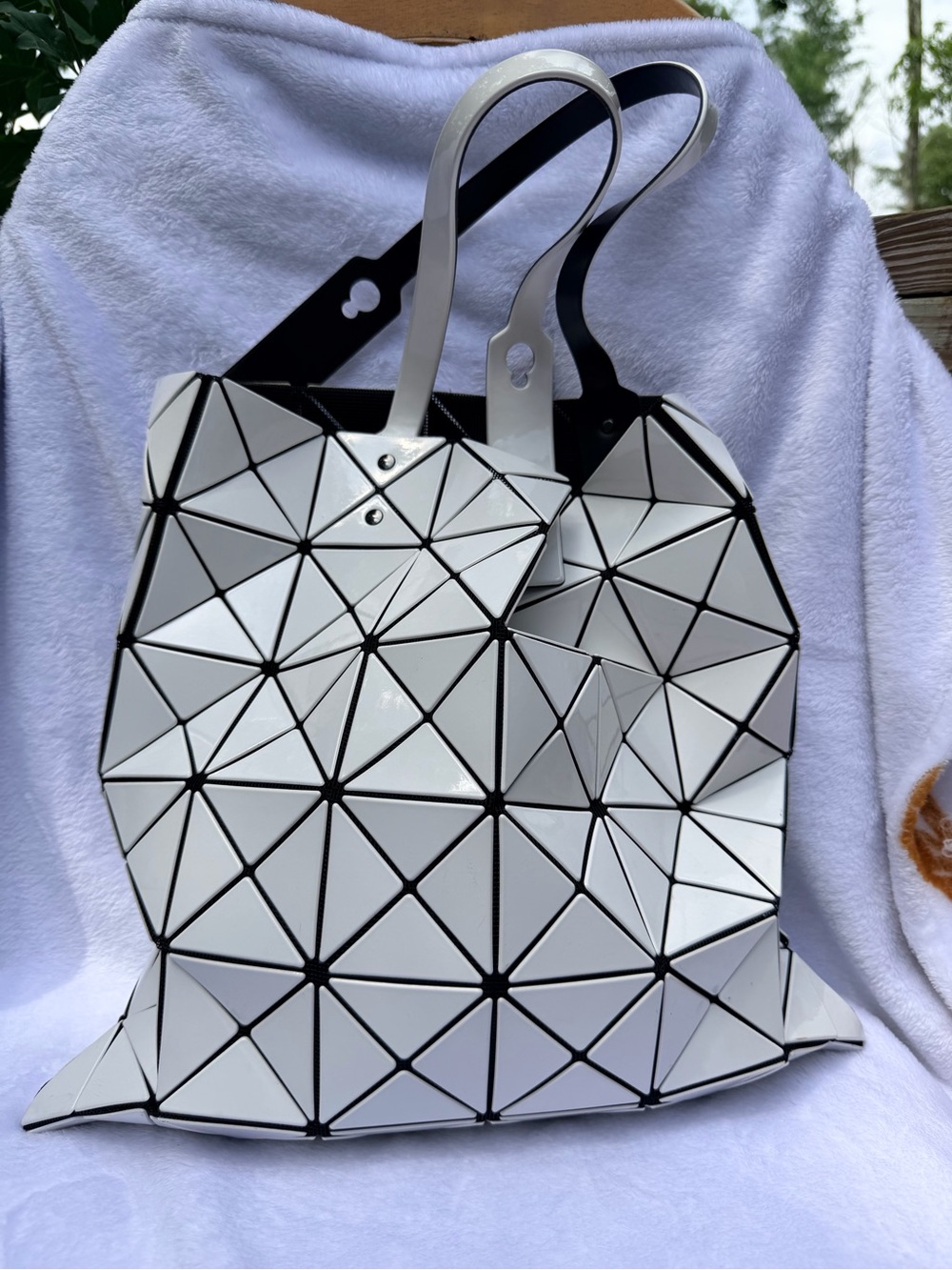 Authentic! Pre-loved ISSEY MIYAKE BAO BAO white - Picture 1 of 16